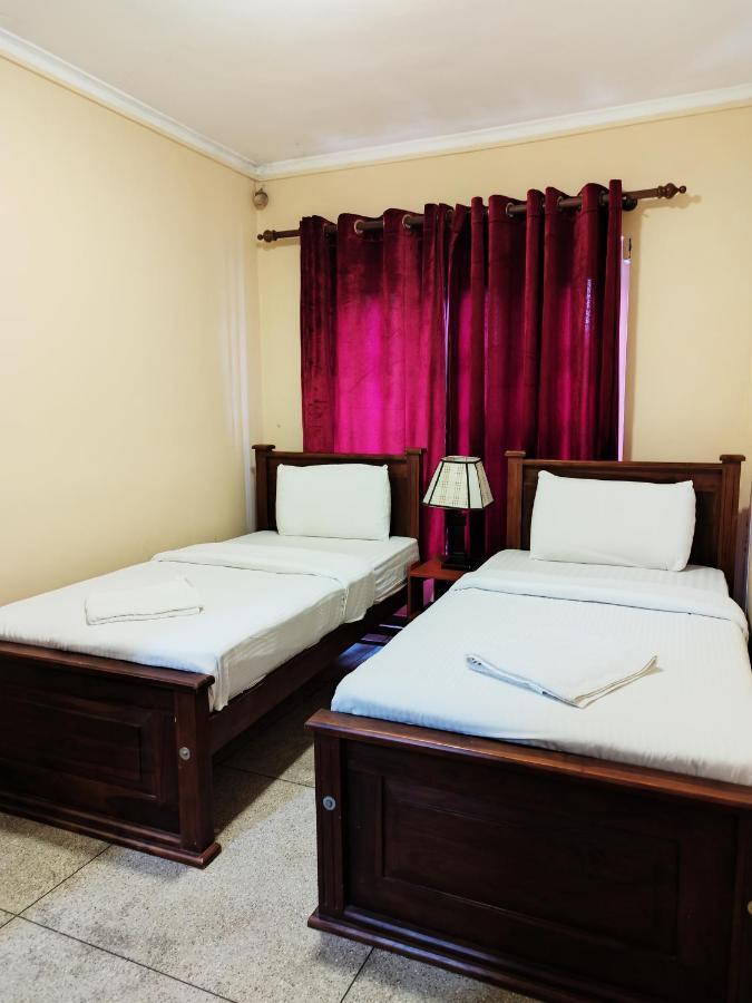 Blue Moon Hotel 努沃勒埃利耶 外观 照片