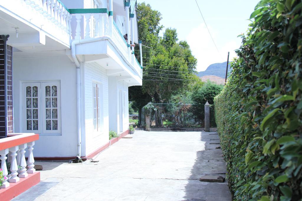 Blue Moon Hotel 努沃勒埃利耶 外观 照片