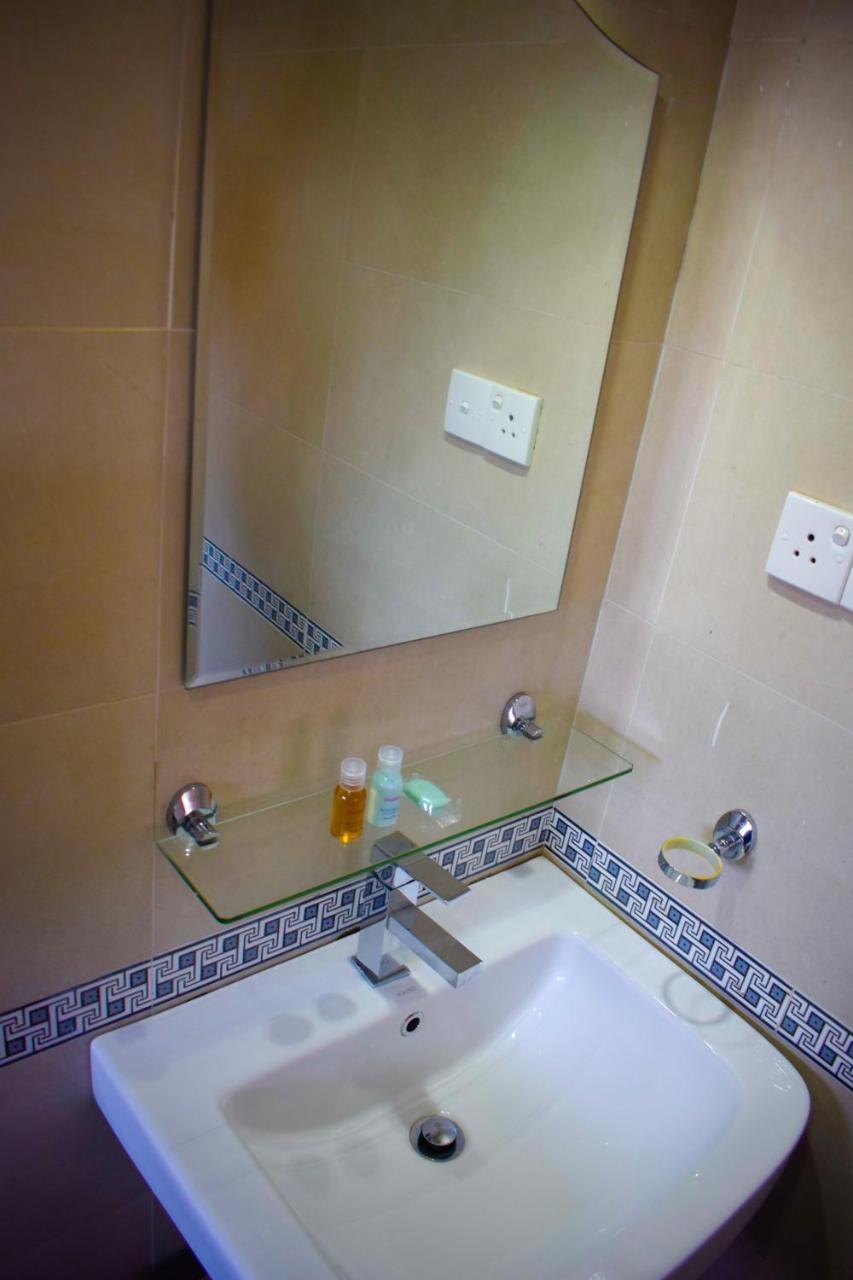 Blue Moon Hotel 努沃勒埃利耶 外观 照片
