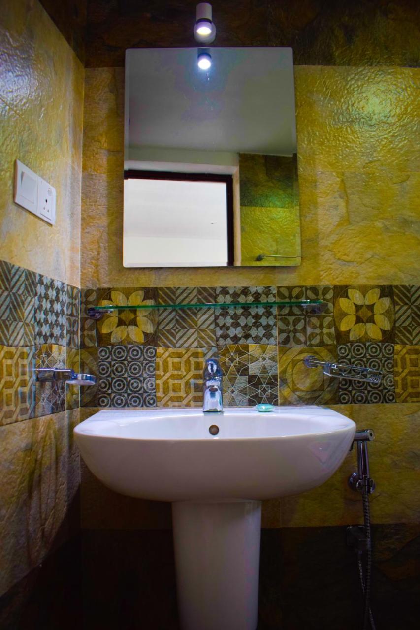 Blue Moon Hotel 努沃勒埃利耶 外观 照片