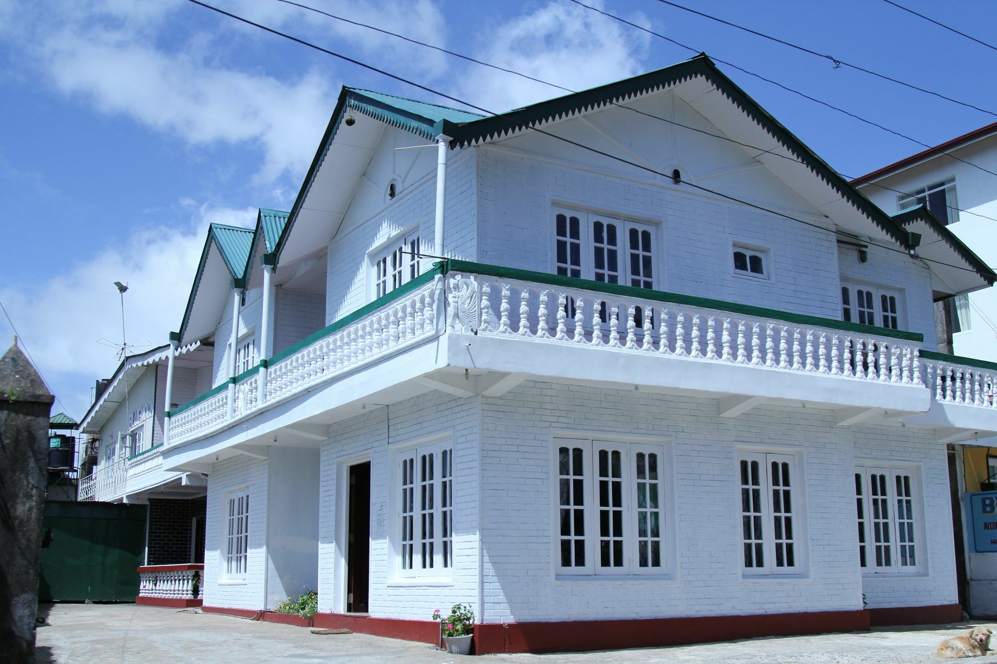Blue Moon Hotel 努沃勒埃利耶 外观 照片